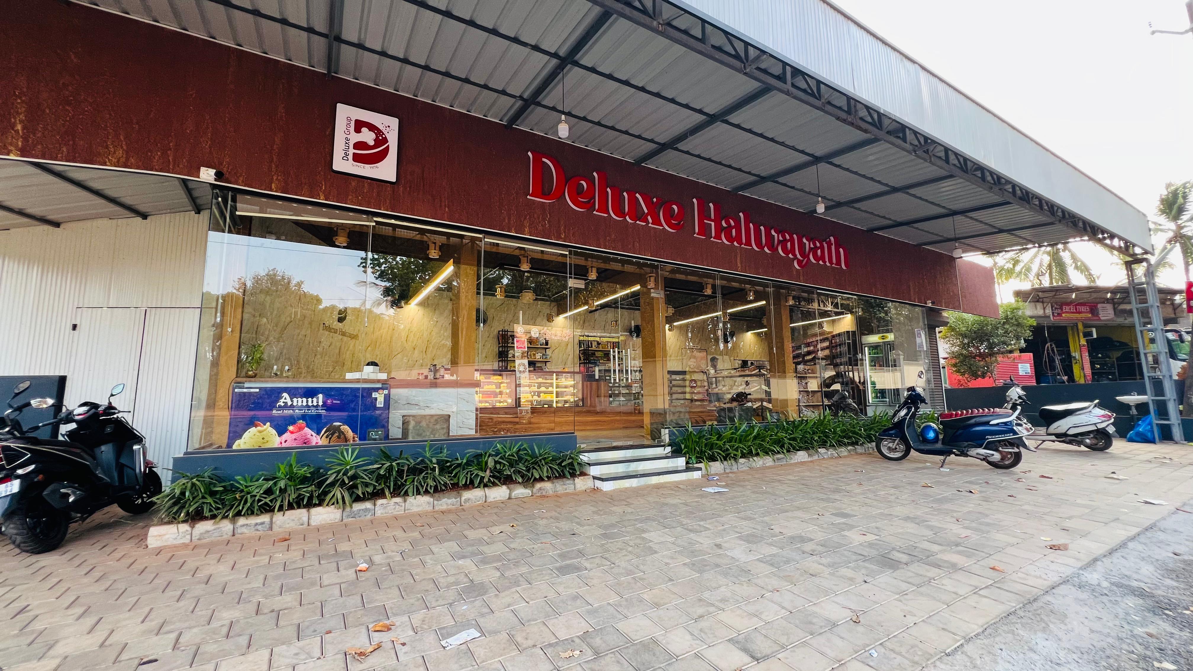 Deluxe Halwayath Bakes